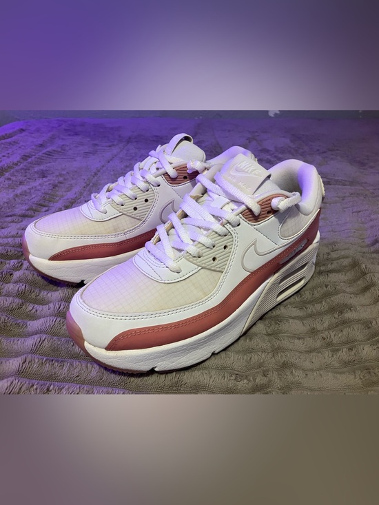 Nike Shoes - Nike Air Max 90 White Pink Sneakers Women's Sz 8